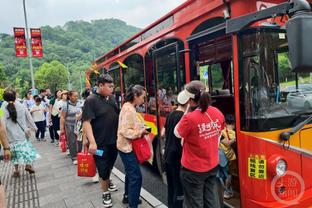 张琳芃赛前圆阵喊话：放下包袱 当成人生最后一场比赛去踢